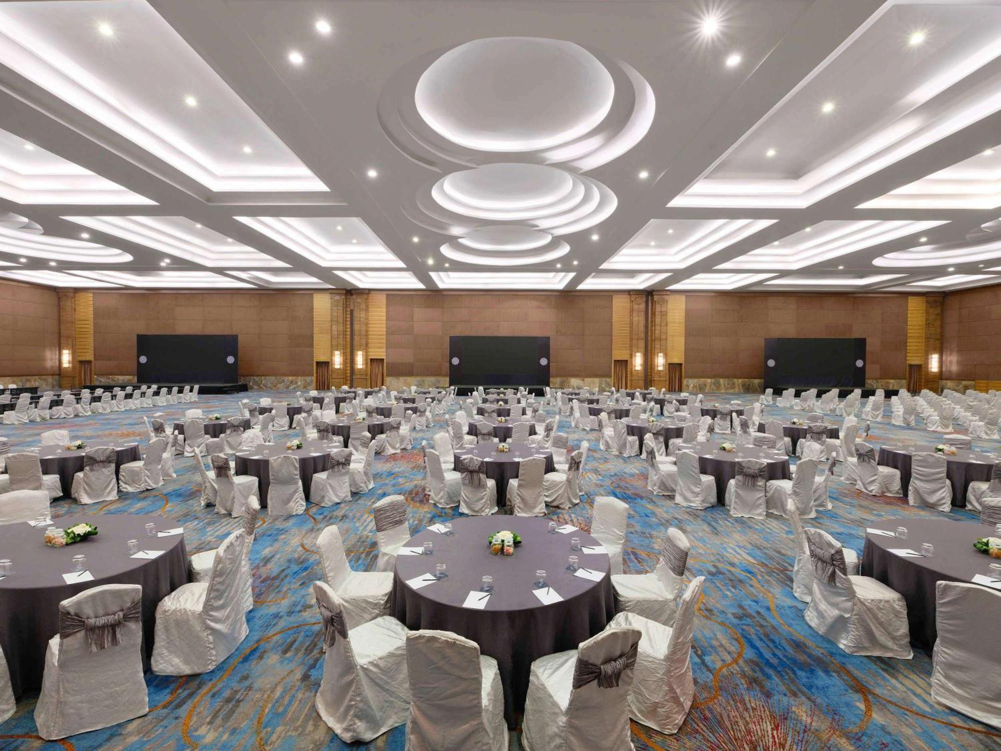 Pullman Jakarta Central Park מראה חיצוני תמונה The Grand Ballroom