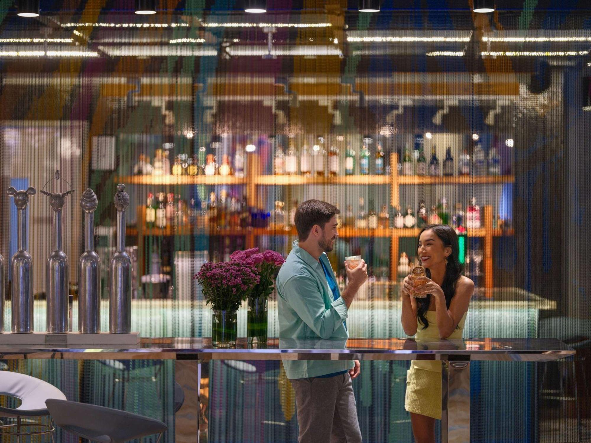 Pullman Jakarta Central Park מראה חיצוני תמונה The bar at the 101 bar